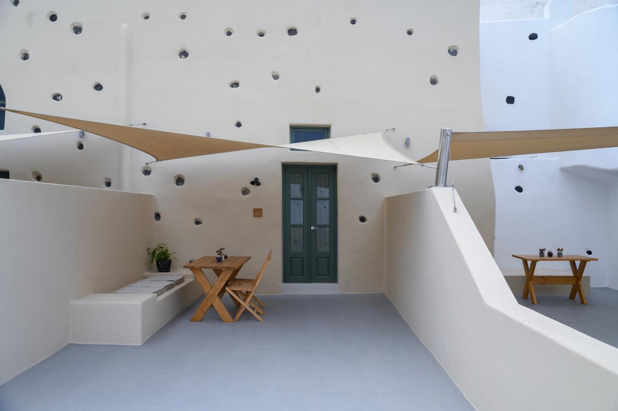 Elements Cave Suites 메갈로호리 외부 사진