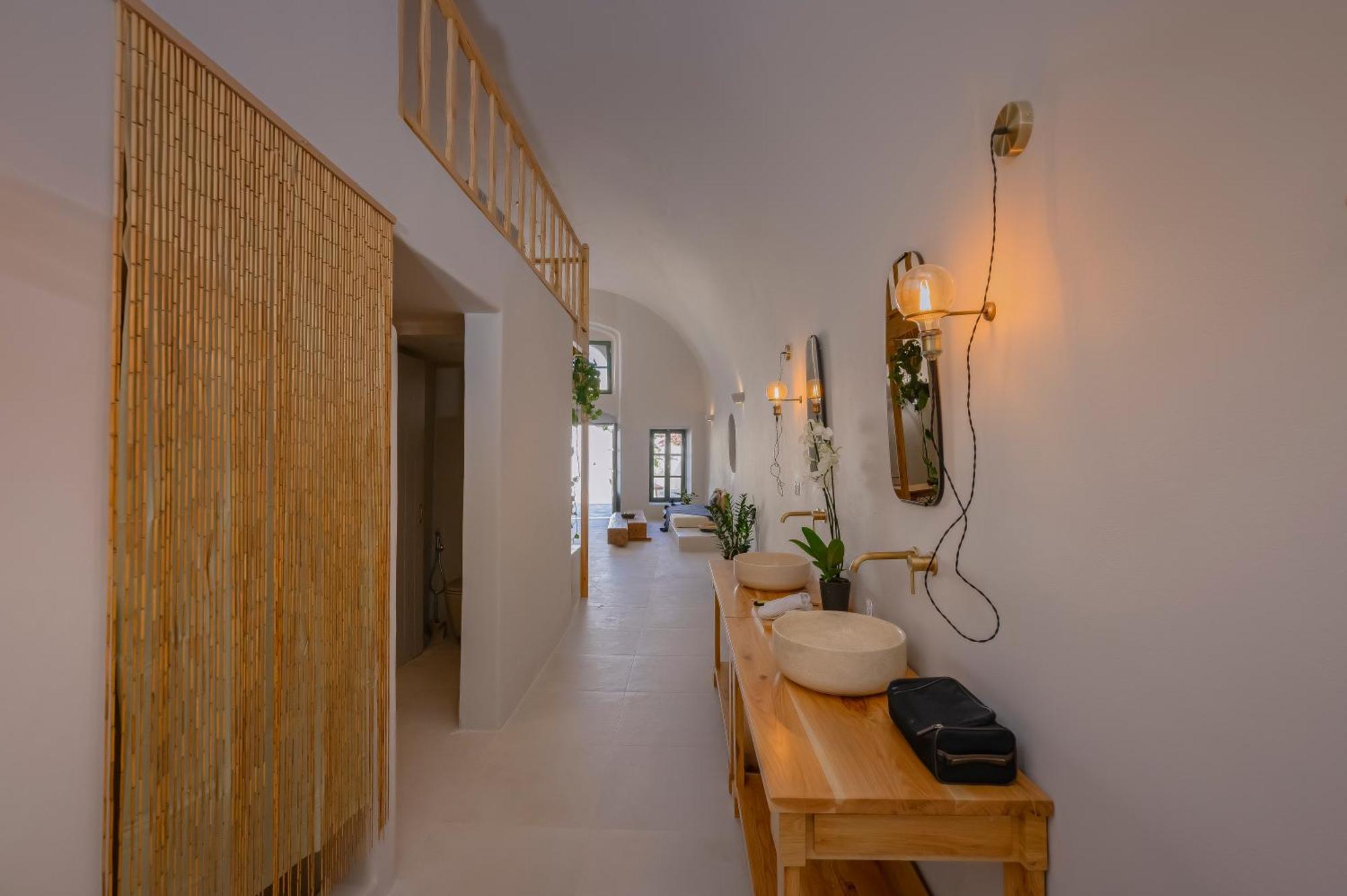 Elements Cave Suites 메갈로호리 객실 사진