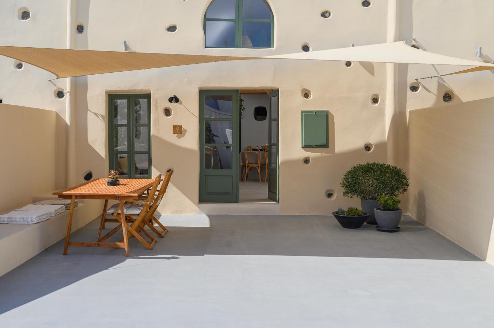 Elements Cave Suites 메갈로호리 객실 사진